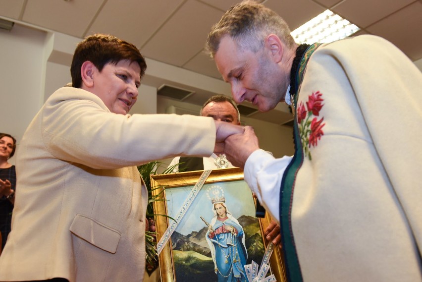 Beata Szydło w Zakopanem. Górale zgotowali jej owację na stojąco [ZDJĘCIA]