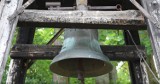 Społeczność Mielna stawia na aktywność: Remont drewnianej dzwonnicy i krzyża