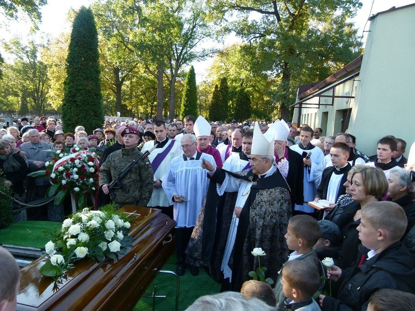 Ks. infułat Stanisław Grad spoczął na cmentarzu przy ul. Smutnej