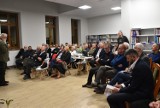 Debata regionalna, promocja książki i wystawa mundurów - to i jeszcze więcej działo się w przechlewskiej bibliotece