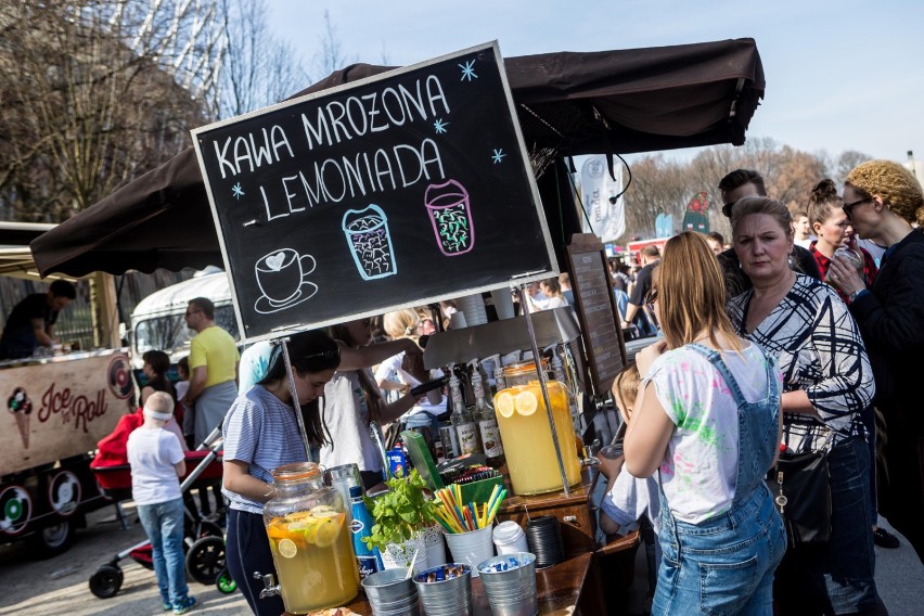 Wakacyjne Żarcie na kółkach. 100 Food Trucków ponownie pojawią się pod PGE Narodowym