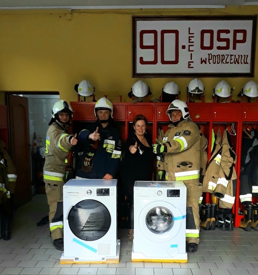 Strażacy z Podrzewia otrzymali wsparcie od Amicis