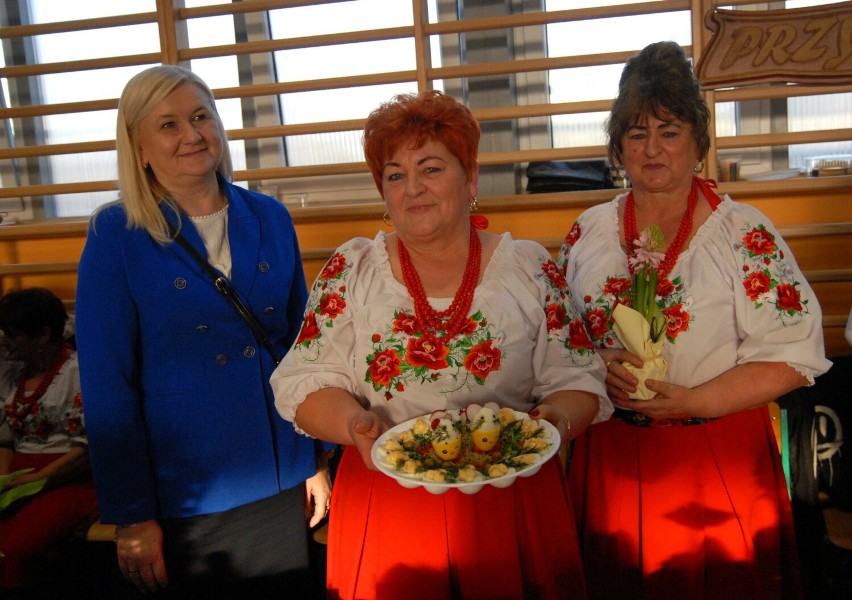 Mikołaj Rey gotował w Witowie-Kolonii. Znany kucharz chwalił regionalne produkty i świąteczne rarytasy ZDJĘCIA