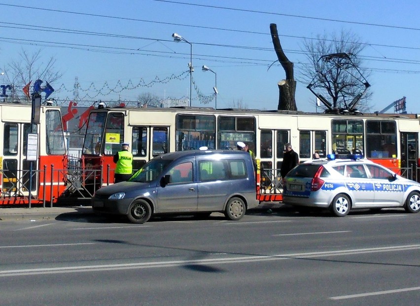 Tragiczny wypadek w Chorzowie. Przy AKS kobieta wpadła pod tramwaj