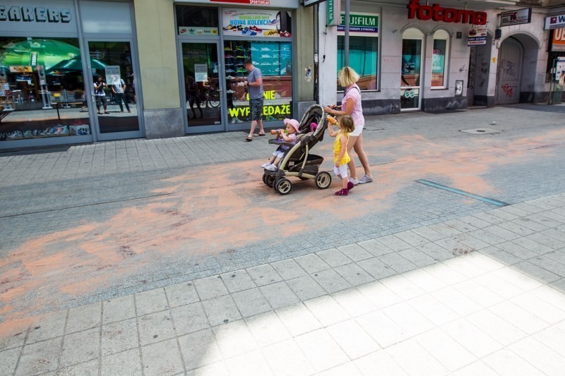 Zabójstwo na Półwiejskiej - ślady krwi