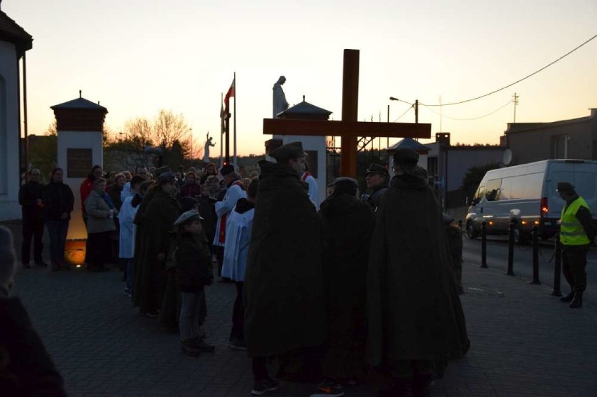 Droga krzyżowa w Skokach. Tak było w 2019 roku [ZDJĘCIA]