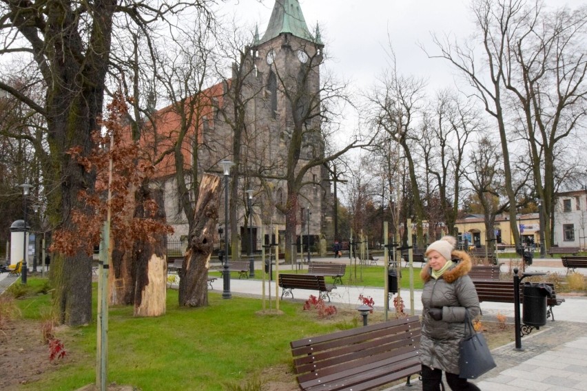 Fontanna, studnia, wszystko nowe i lśniące. Wyremontowany Rynek w Końskich już praktycznie gotowy. 