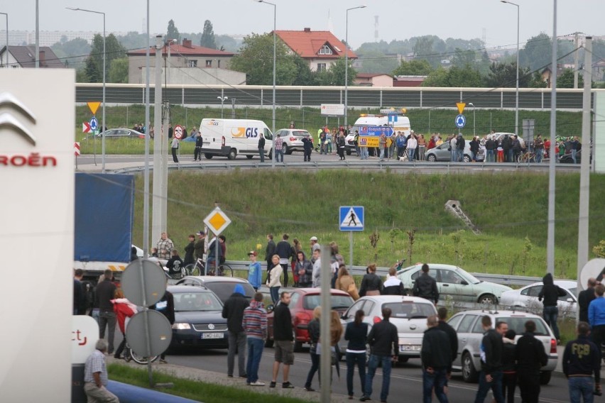 Gumball 3000, a więc kolumna 118 najdroższych samochodów...