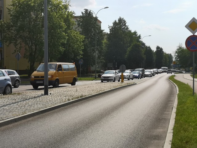 Duże korki tworzą się m.in. na ul. Bora-Komorowskiego. Wszystko przez wyścig kolarski, odbywający się na ul. Hallera