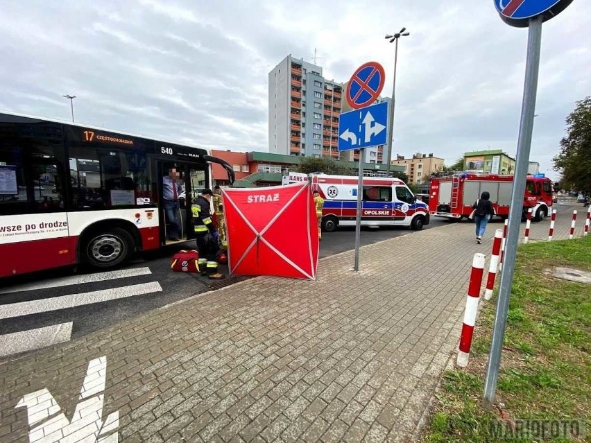 Wypadek w Opolu. Autobus potrącił kobietę.