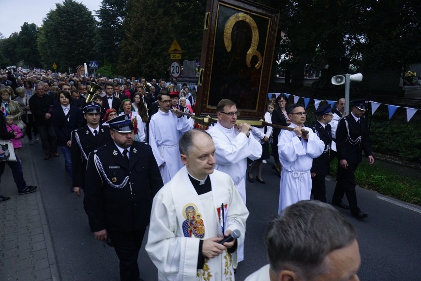 We wtorek, 28 września, około godziny 17:30 kopia Obrazu...