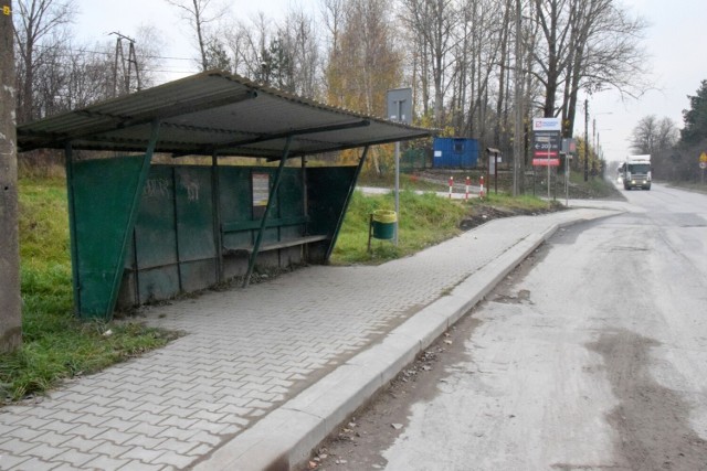 Na ulicy Chorzowskiej w Kielcach, przy przystankach wybudowano chodniki. 

Zobacz kolejne zdjęcia