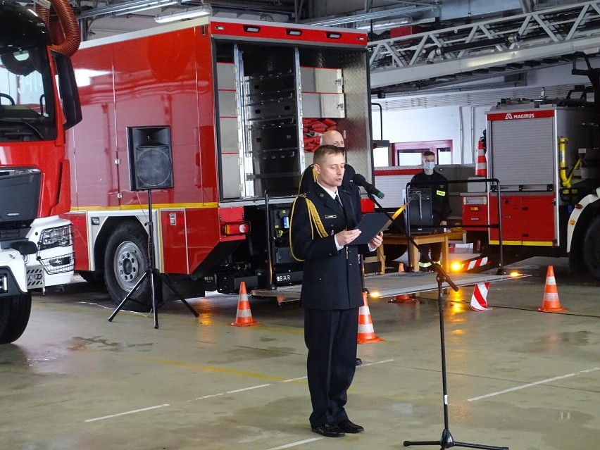 Nowe wozy strażackie trafiły do Komendy Powiatowej Straży Pożarnej w Jeleniej Górze [ZDJĘCIA]