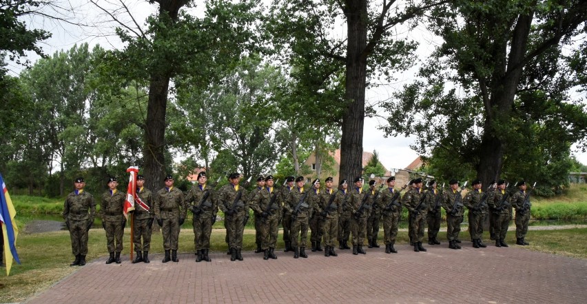 W sobotę, po oficjalnych uroczystościach święta brygady...