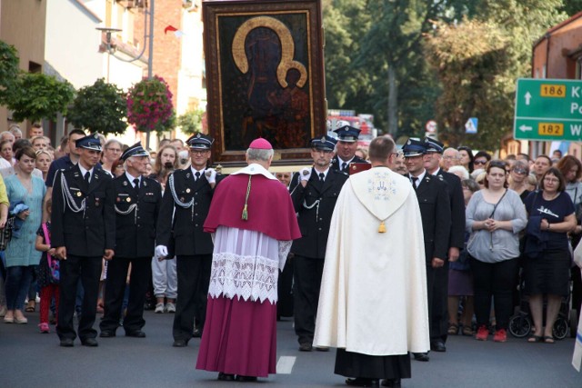 Kopia Obrazu Matki Boskiej Częstochowskiej dotarła do Sierakowa, gdzie rozpoczyna się jej peregrynacja po dekanacie wronieckim (2.09.2021)