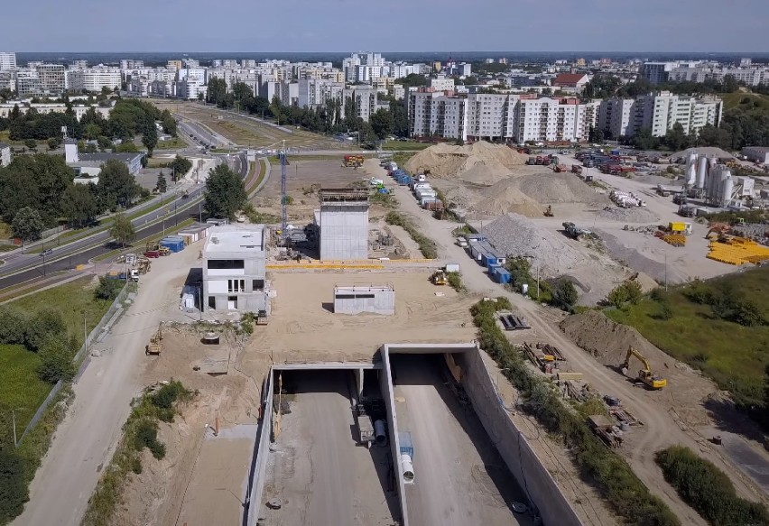 Południowa Obwodnica Warszawy. Tak wyglądają postępy w budowie tunelu na Ursynowie. Zobaczcie zdjęcia z lotu ptaka