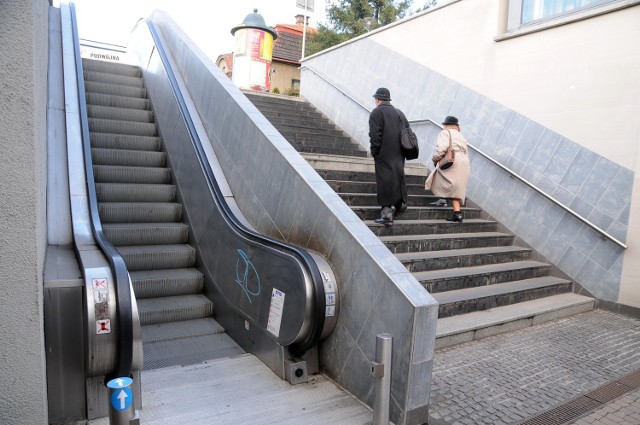 Czy schody przy rondzie Mogilskim ruszą przed Euro?