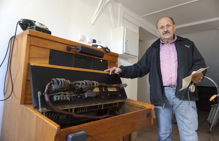 Lublin: Telefoniczny zawrót głowy. Pan Henryk w swojej piwnicy otworzył muzeum telekomunikacji