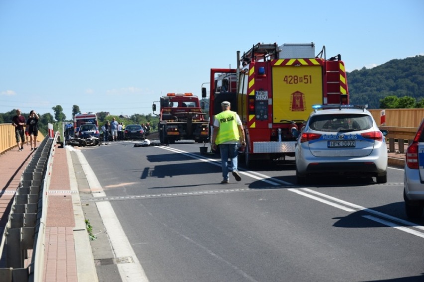 Wypadek na DK 73 pomiędzy Pilznem a Jasłem. Ciężko ranny motocyklista zmarł w szpitalu [AKTUALIZACJA]