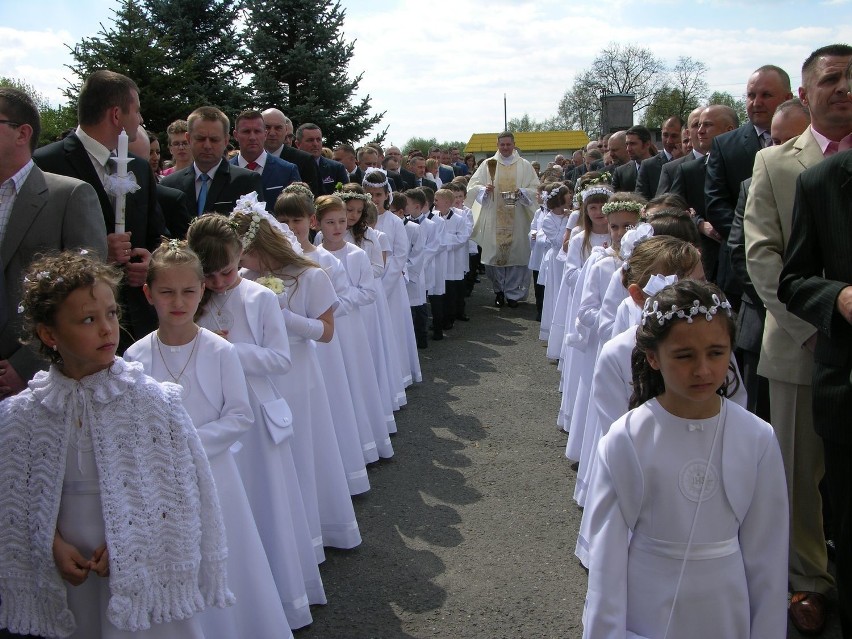 Rozpoczęły się komunie w Skierniewicach. W Kościele...