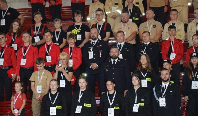 Uczestnicy I Wojewódzkiego Sejmiku Dziecięcych i Młodzieżowych Drużyn Pożarniczych w Stalowej Woli