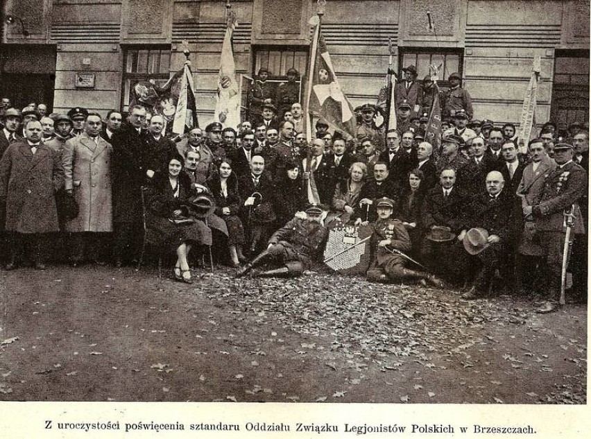 Oddział Związku Legionistów Polskich podczas uroczystości...