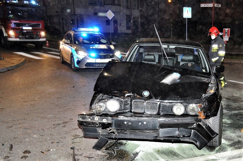 Policjanci zatrzymali kierowcy prawo jazdy za spowodowanie wypadku 