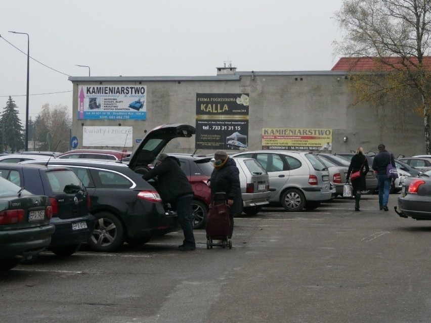 Wszystkich Świętych w Pabianicach. Gdzie zaparkują dojeżdżający na cmentarze?