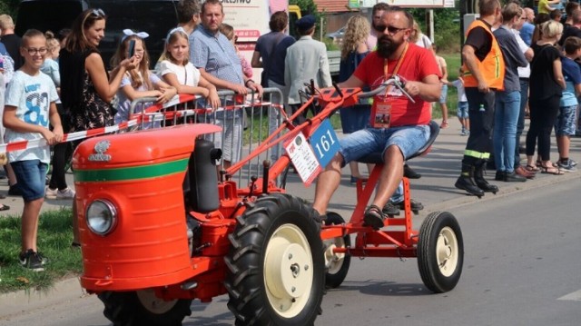 Lublinieckie traktory na Ogólnopolskim Festiwalu Starych Ciągników i Maszyn Rolniczych w Wilkowicach
