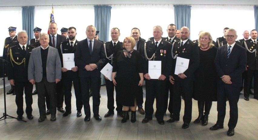 Jednostki OSP z powiatów ostrowskiego i wyszkowskiego dostały sprzęt 