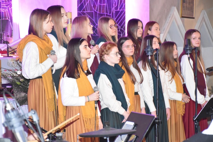 Schola Lenartowicka i zespół Sound of Heaven zaprezentowali najpiękniejsze kolędy w kościele MB Częstochowskiej