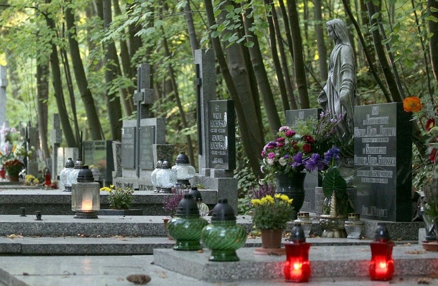 Wszystkich Świętych 2011: Cmentarze w Sopocie. Zobaczcie zdjęcia tych nekropolii