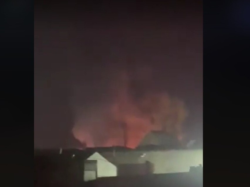 Kraków. Pożar w Mydlnikach. W ogniu stanęły samochody