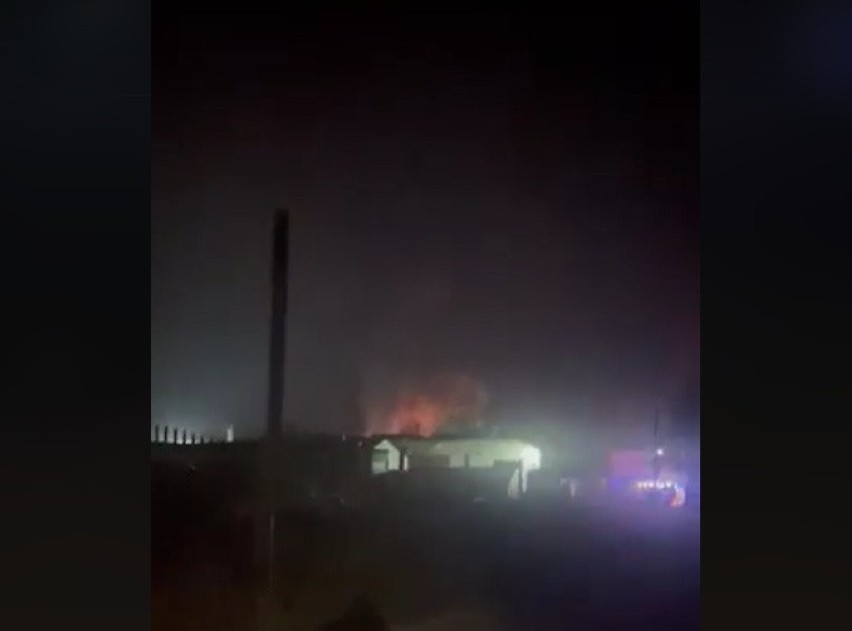 Kraków. Pożar w Mydlnikach. W ogniu stanęły samochody
