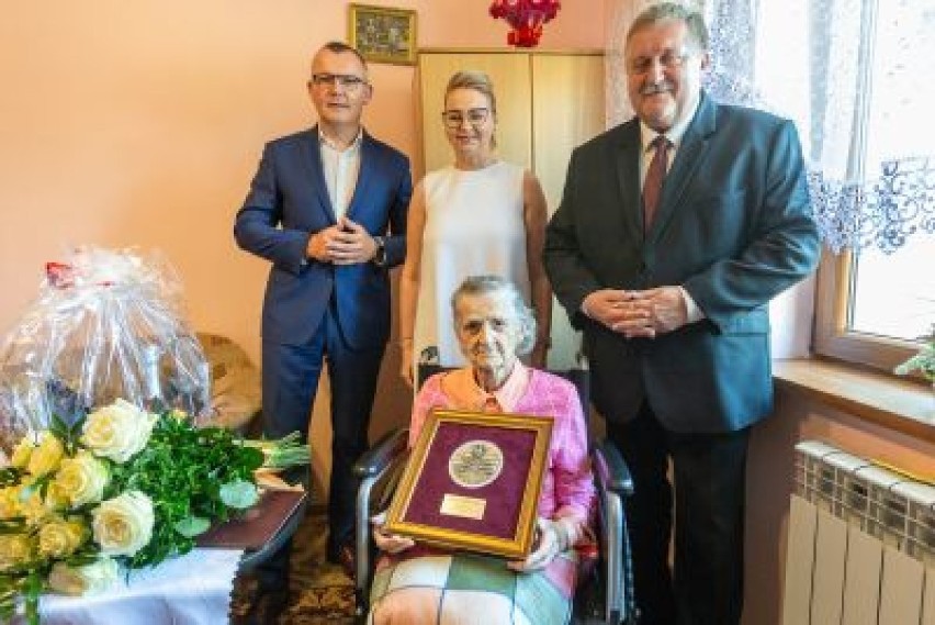 Helena Wujciak skończyła 100 lat. Odebrała medal Unitas Durat Palatinatus Cuiaviano-Pomeraniesis [zdjęcia]