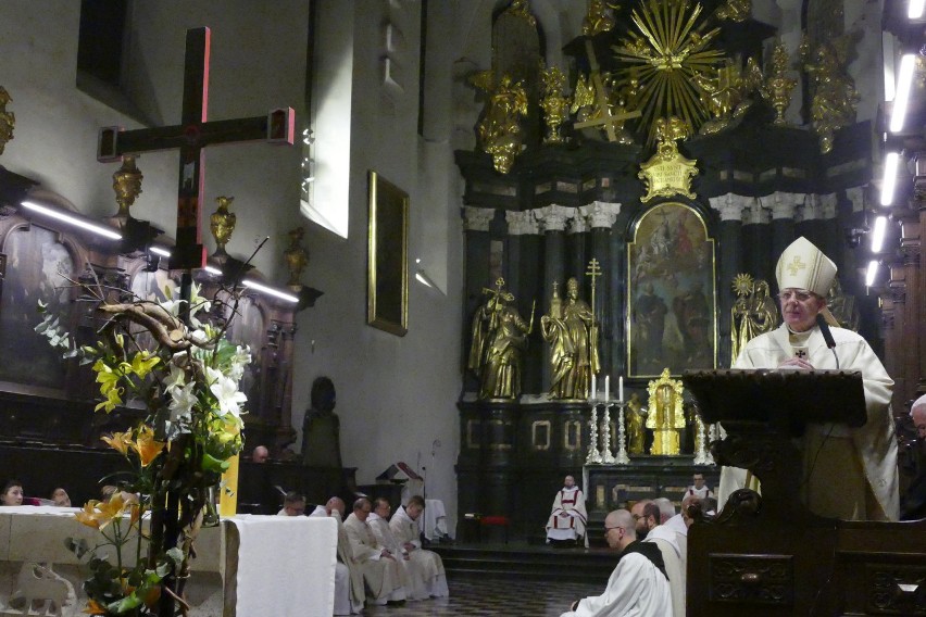 Opactwo w Tyńcu: metropolita pobłogosławił odnowiony obraz Matki Bożej