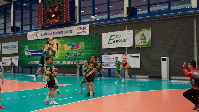 W 15. kolejce I ligi piłki ręcznej mężczyzn Viret CMC Zawiercie zwyciężył z  AZS UMCS Lublin 37:30.