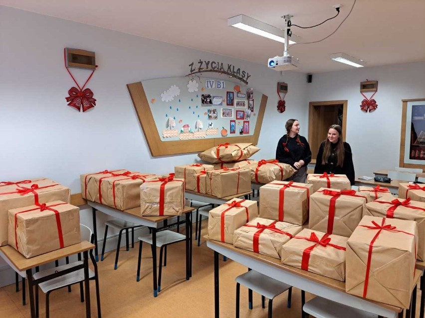 Uczniowie i nauczyciele z I LO w Radomsku przygotowali "szlachetną paczkę"