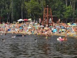 Szturm na kąpieliska. Balaton w Trzebini odwiedziło już 30 tys. osób! Będą limity wejść? Samowolka parkingowa trwa