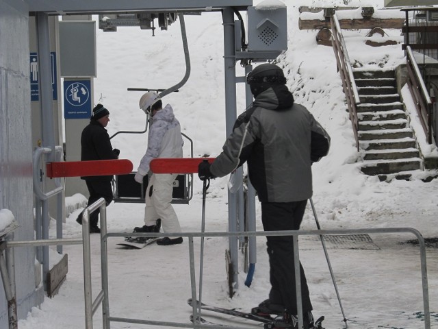 Warunki narciarskie Beskidy. W weekend będzie  można pojeździć w Ustroniu, Wiśle, Istebnej i Szczyrku.
