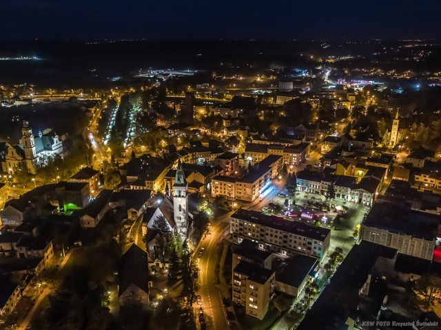 Olesno nocą - widok z lotu ptaka. Zdjęcia dronem wykonał Krzysztof Świtalski.