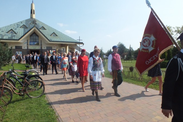 Święto plonów w gminie Rokiciny. Nagrodzono laureatów konkursu na najładniejszą i najbezpieczniejszą zagrodę w gminie