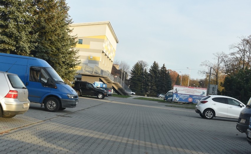 Tarnów. Sąd przyznał miastu rację w sporze ze spadkobiercami o prawo do parkingu w Gumniskach