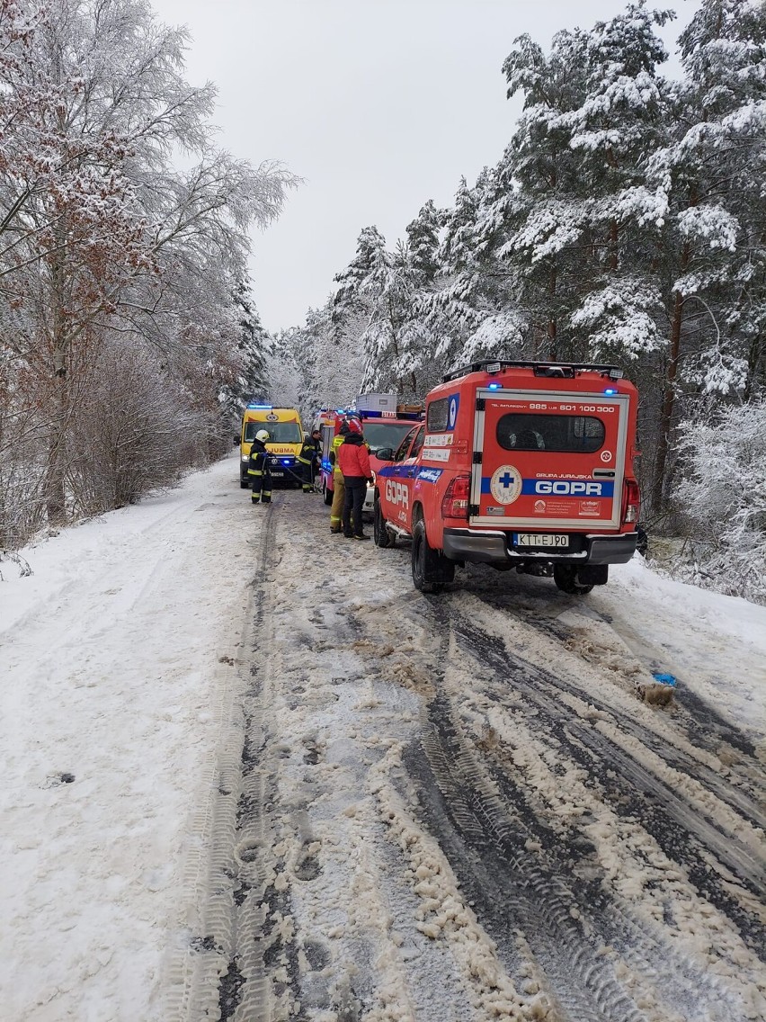 Atak zimy w Zawierciu i powiecie. Bardzo trudne warunki na drogach! Są wypadki i kolizje! Jedź ostrożnie
