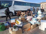 Pomoc ze Skarżyska w drodze do Żmerynki w Ukrainie. Cały autobus darów