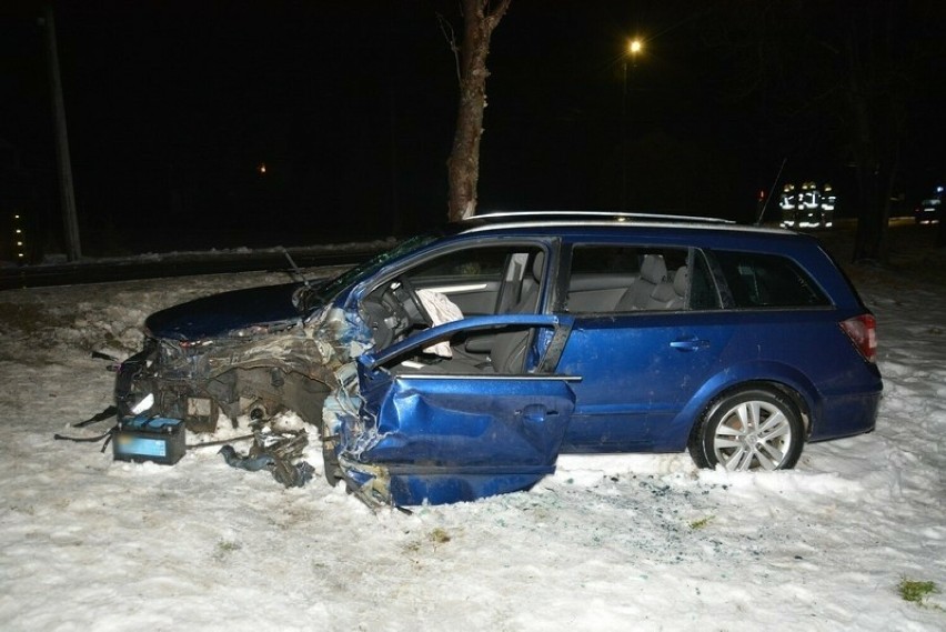 Zderzenie czterech samochodów w miejscowości Ustrobna. Dwie osoby są poszkodowane [ZDJĘCIA]