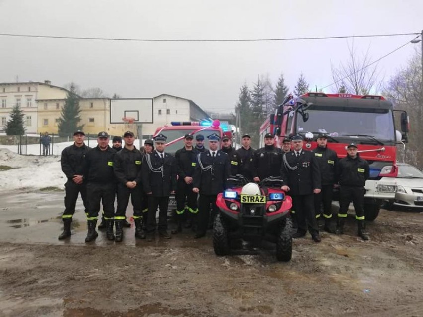 Głuszyca: Strażacy dostali nowy, lekki wóz bojowy