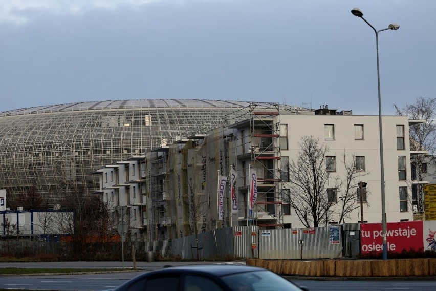Tauron Arena Kraków otoczona blokami