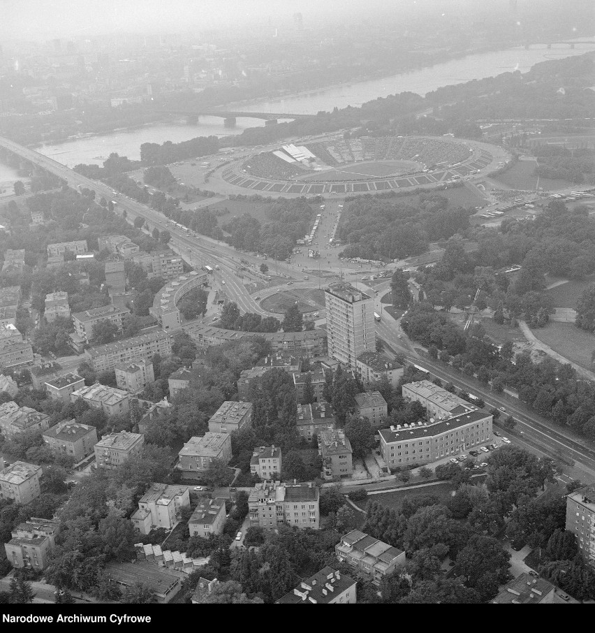 Praga-Południe, widok na Rondo Waszyngtona, w tle Stadion...