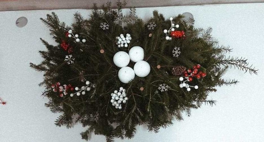 Boże Narodzenie. Zobacz stroiki wykonane przez uczniów ZSCKR w Dobryszycach [ZDJĘCIA]